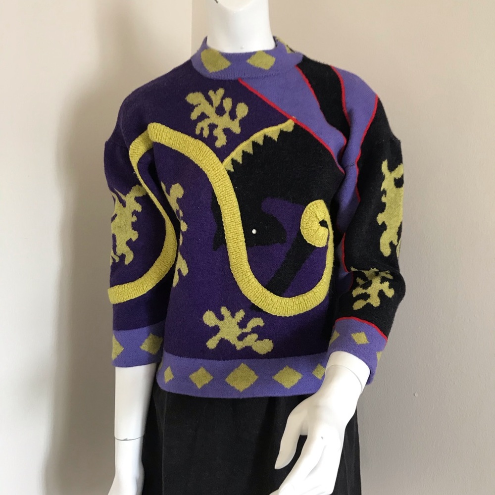💯 Rare St. John sweater top